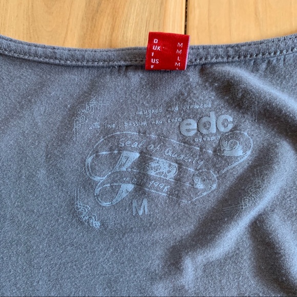 Flutter-sleeve, cowl neck tee - Picture 6 of 8